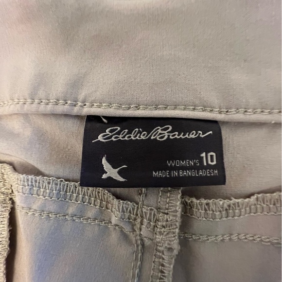 EDDIE BAUER KHAKI COLOR SIZE 10 LADIES SUMMER TRAIL SHORTS. - Picture 3 of 7